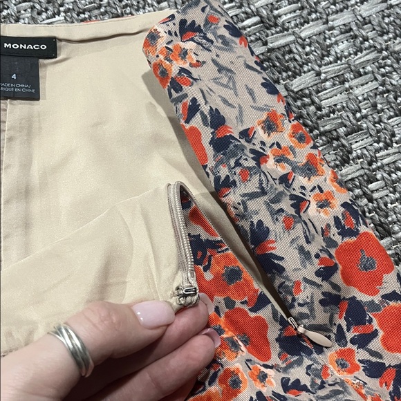 Club Monaco | Floral Skirt - Picture 7 of 10